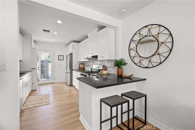 2482 New York Dr, Altadena, CA 91001