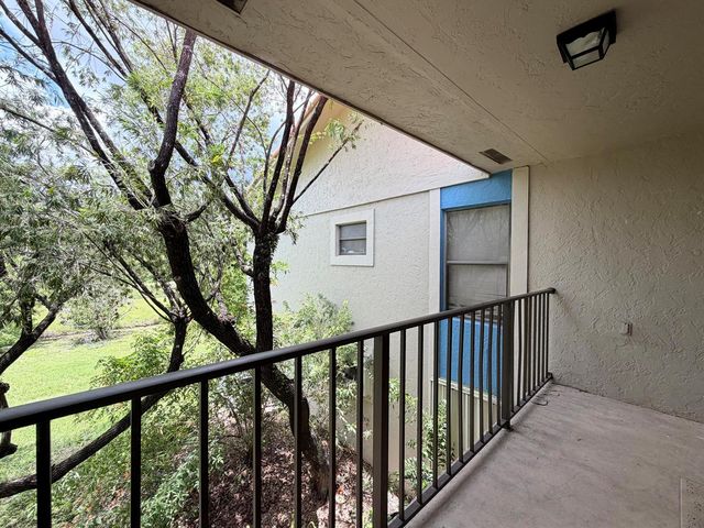 1541 Windorah Way E, West Palm Beach, FL 33411