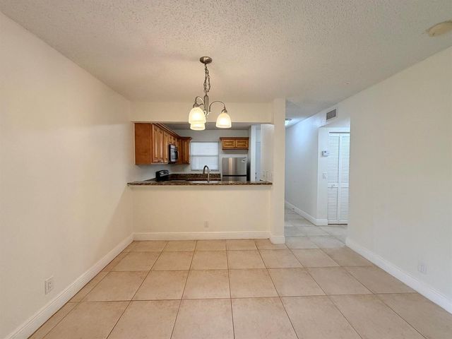 1541 Windorah Way E, West Palm Beach, FL 33411