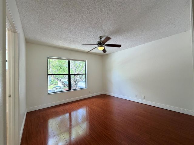 1541 Windorah Way E, West Palm Beach, FL 33411