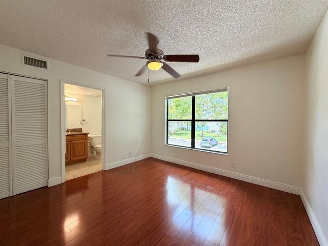 1541 Windorah Way E, West Palm Beach, FL 33411