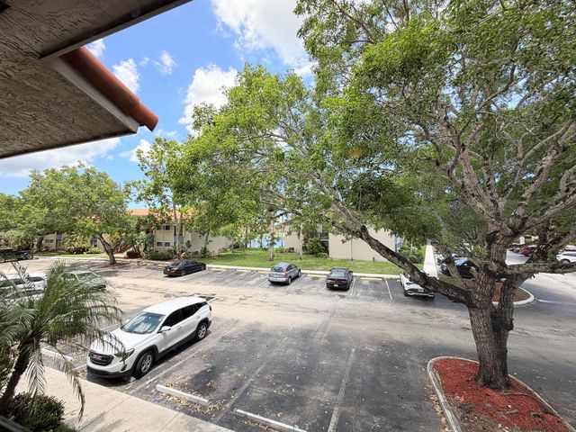 1541 Windorah Way E, West Palm Beach, FL 33411