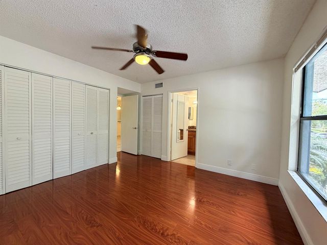 1541 Windorah Way E, West Palm Beach, FL 33411