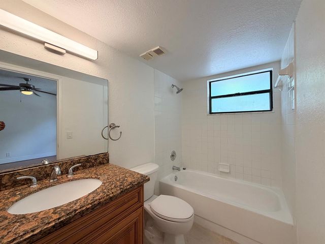 1541 Windorah Way E, West Palm Beach, FL 33411