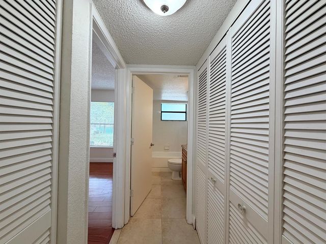 1541 Windorah Way E, West Palm Beach, FL 33411