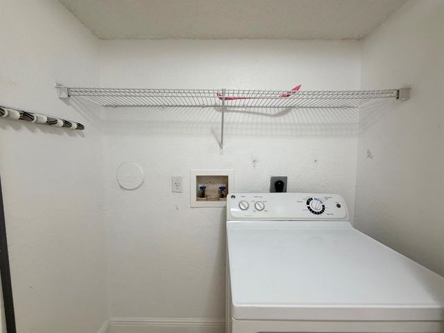 1541 Windorah Way E, West Palm Beach, FL 33411