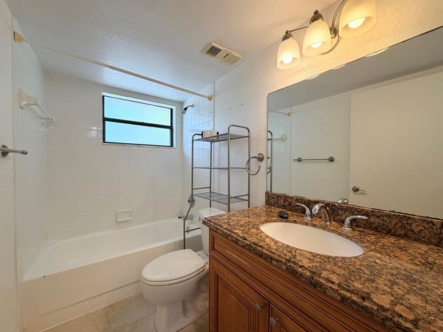 1541 Windorah Way E, West Palm Beach, FL 33411