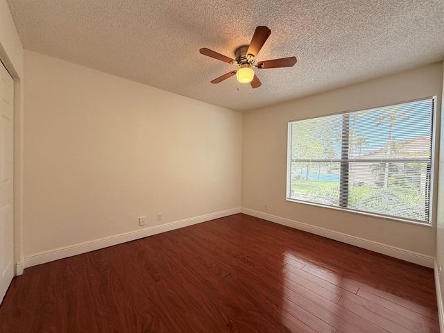 1541 Windorah Way E, West Palm Beach, FL 33411