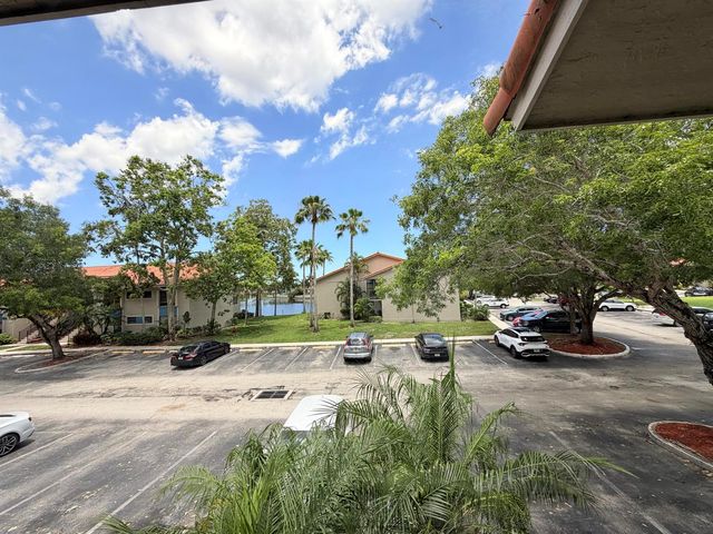 1541 Windorah Way E, West Palm Beach, FL 33411