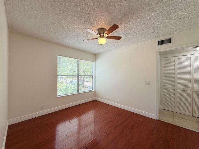 1541 Windorah Way E, West Palm Beach, FL 33411