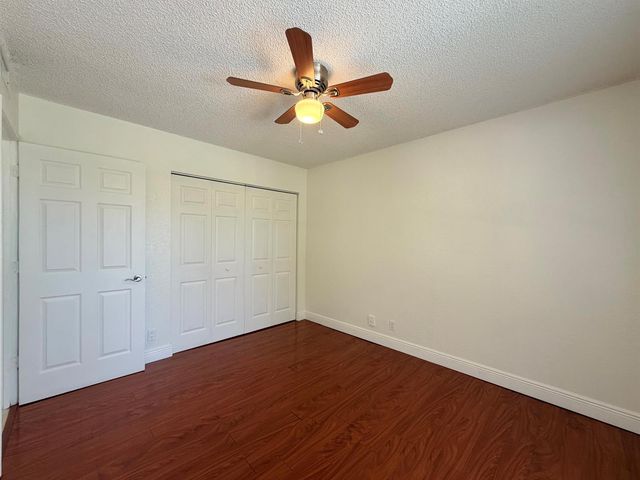 1541 Windorah Way E, West Palm Beach, FL 33411