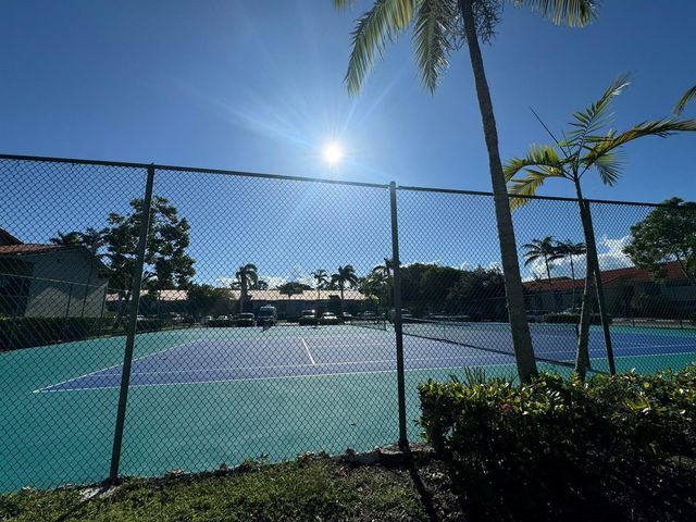 1541 Windorah Way E, West Palm Beach, FL 33411