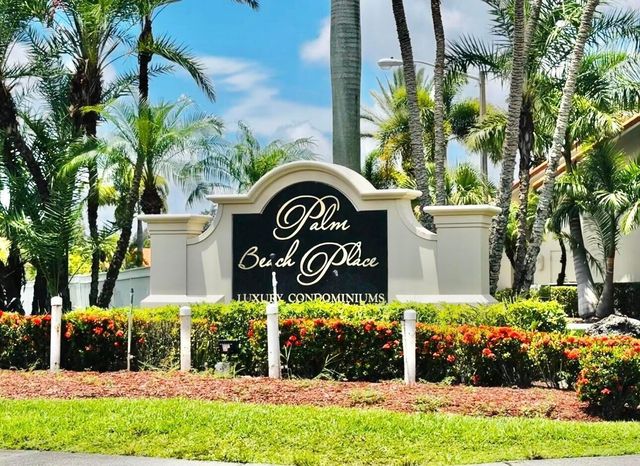 1541 Windorah Way E, West Palm Beach, FL 33411