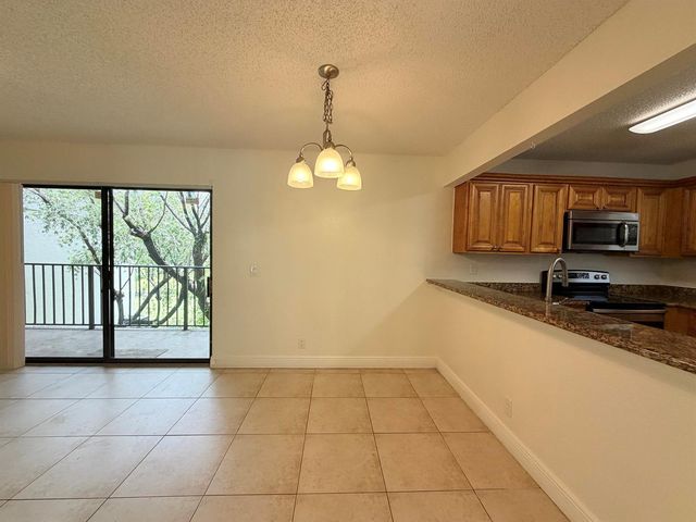1541 Windorah Way E, West Palm Beach, FL 33411