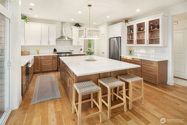 915 Snoqualm Place, North Bend, WA 98045