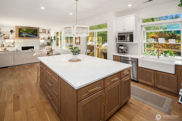 915 Snoqualm Place, North Bend, WA 98045