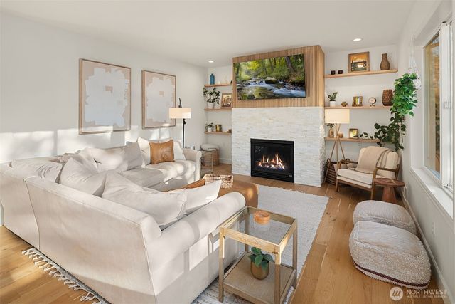 915 Snoqualm Place, North Bend, WA 98045