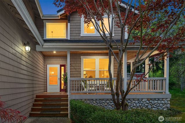 915 Snoqualm Place, North Bend, WA 98045