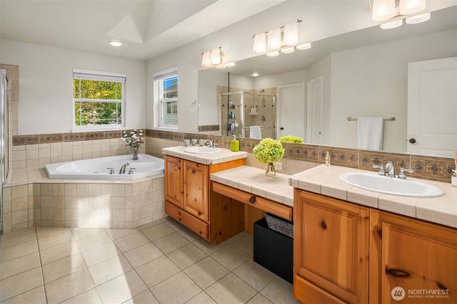 915 Snoqualm Place, North Bend, WA 98045