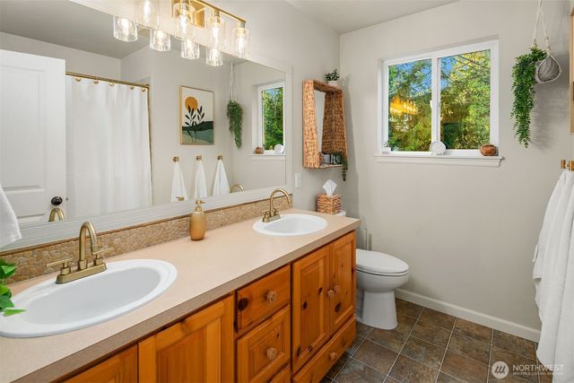 915 Snoqualm Place, North Bend, WA 98045