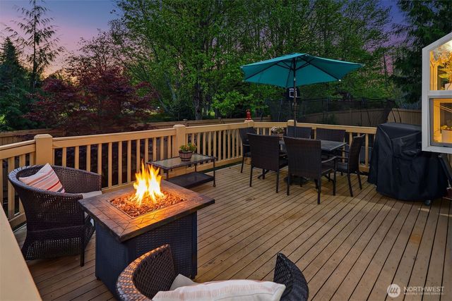 915 Snoqualm Place, North Bend, WA 98045