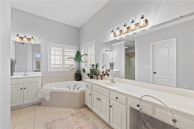 1519 Haystack Road, Raymore, MO 64083