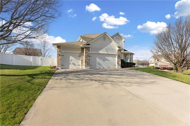 1519 Haystack Road, Raymore, MO 64083