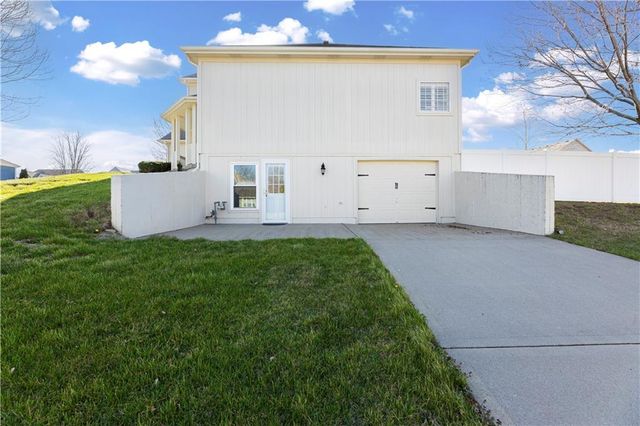 1519 Haystack Road, Raymore, MO 64083