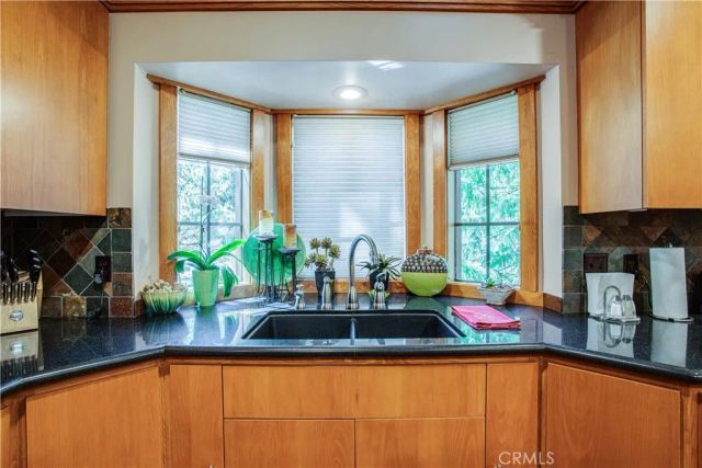 27801 St Bernard, Lake Arrowhead, CA 92352