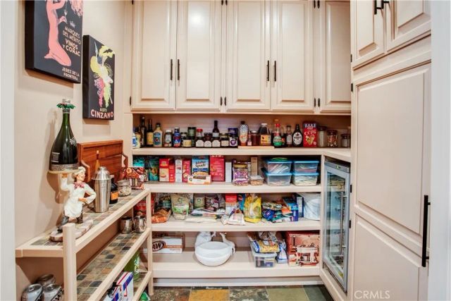 27801 St Bernard, Lake Arrowhead, CA 92352