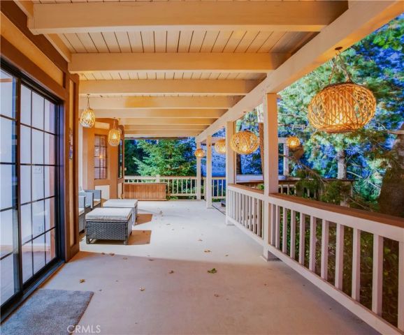 27801 St Bernard, Lake Arrowhead, CA 92352