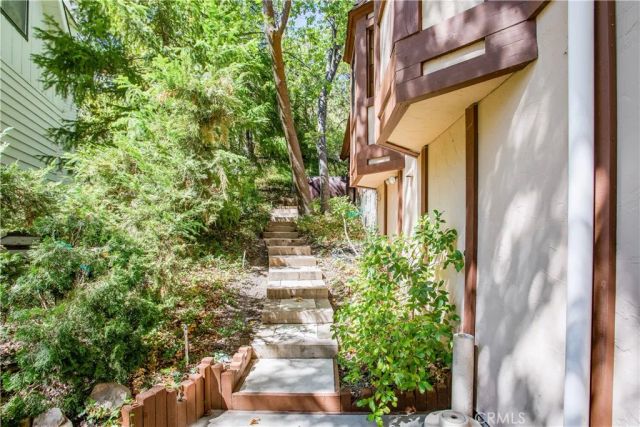 27801 St Bernard, Lake Arrowhead, CA 92352