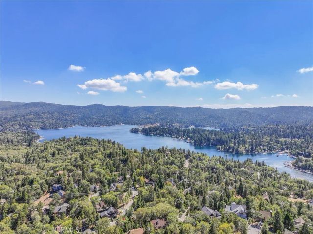 27801 St Bernard, Lake Arrowhead, CA 92352