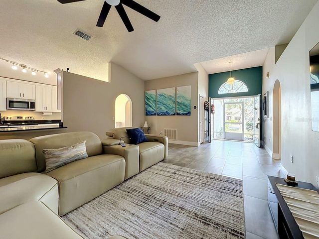 527 DOMINISH ESTATES DRIVE, Apopka, FL 32712