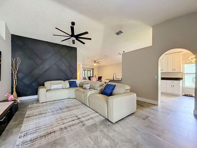 527 DOMINISH ESTATES DRIVE, Apopka, FL 32712