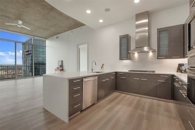 2728 Mckinnon Street 2106, Dallas, TX 75201