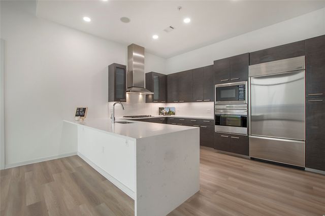 2728 Mckinnon Street 2106, Dallas, TX 75201