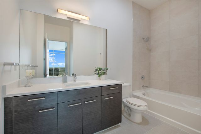 2728 Mckinnon Street 2106, Dallas, TX 75201