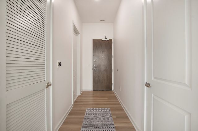 2728 Mckinnon Street 2106, Dallas, TX 75201