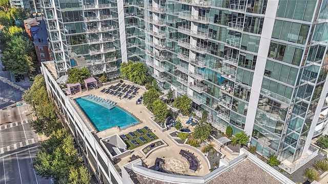 2728 Mckinnon Street 2106, Dallas, TX 75201