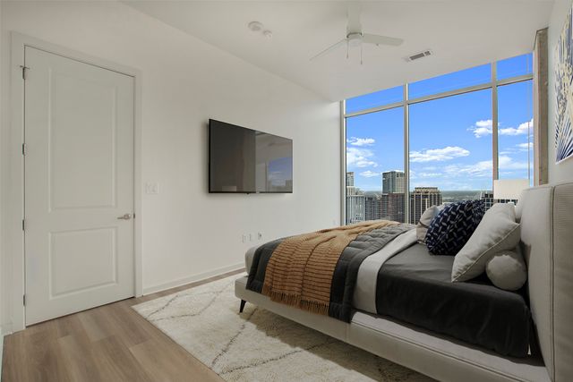 2728 Mckinnon Street 2106, Dallas, TX 75201