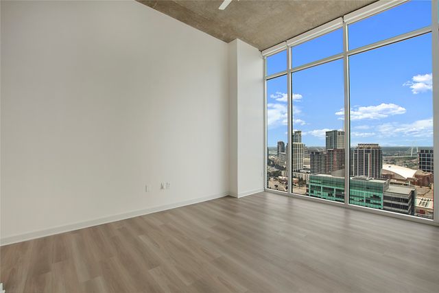 2728 Mckinnon Street 2106, Dallas, TX 75201