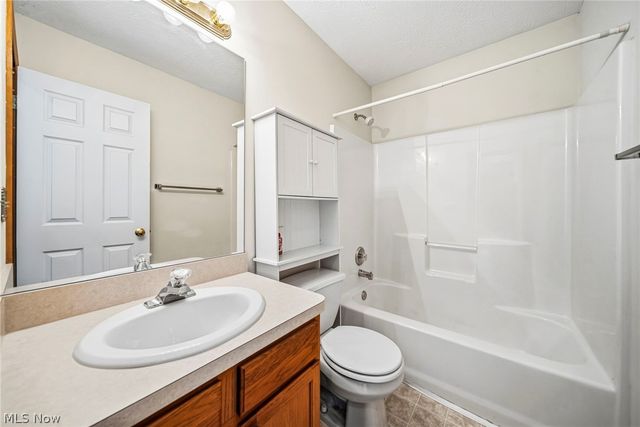 4956 Windsford Circle, North Ridgeville, OH 44039
