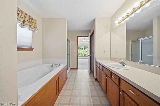 4956 Windsford Circle, North Ridgeville, OH 44039