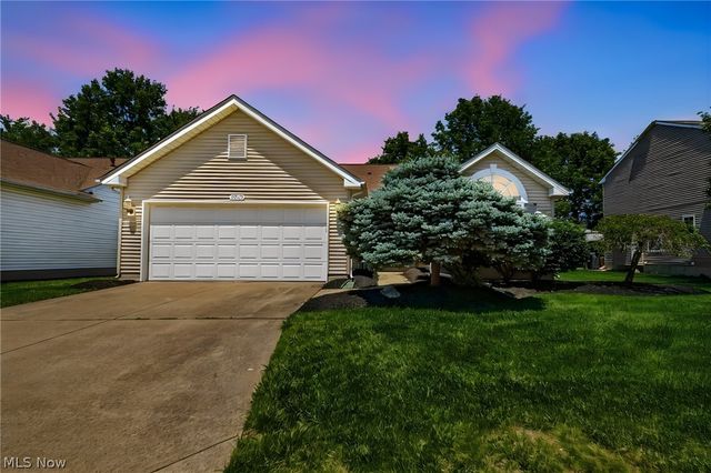 4956 Windsford Circle, North Ridgeville, OH 44039