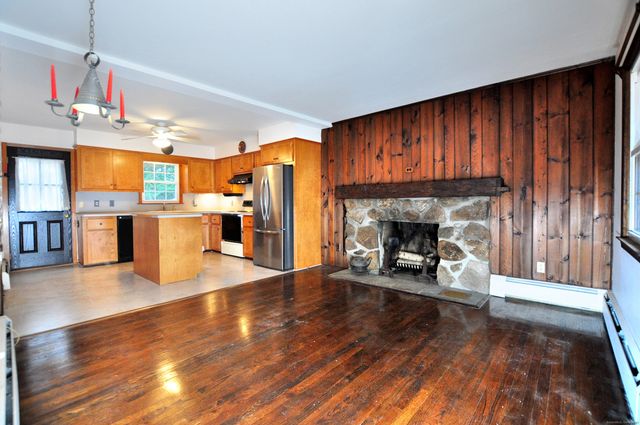 913 Jeremy Swamp Road, Southbury, CT 06488