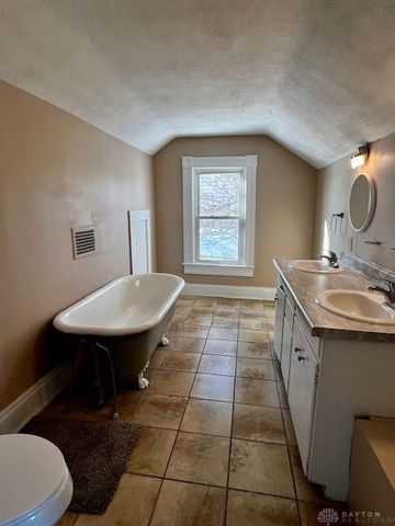 400 S Detroit Street, Xenia, OH 45385