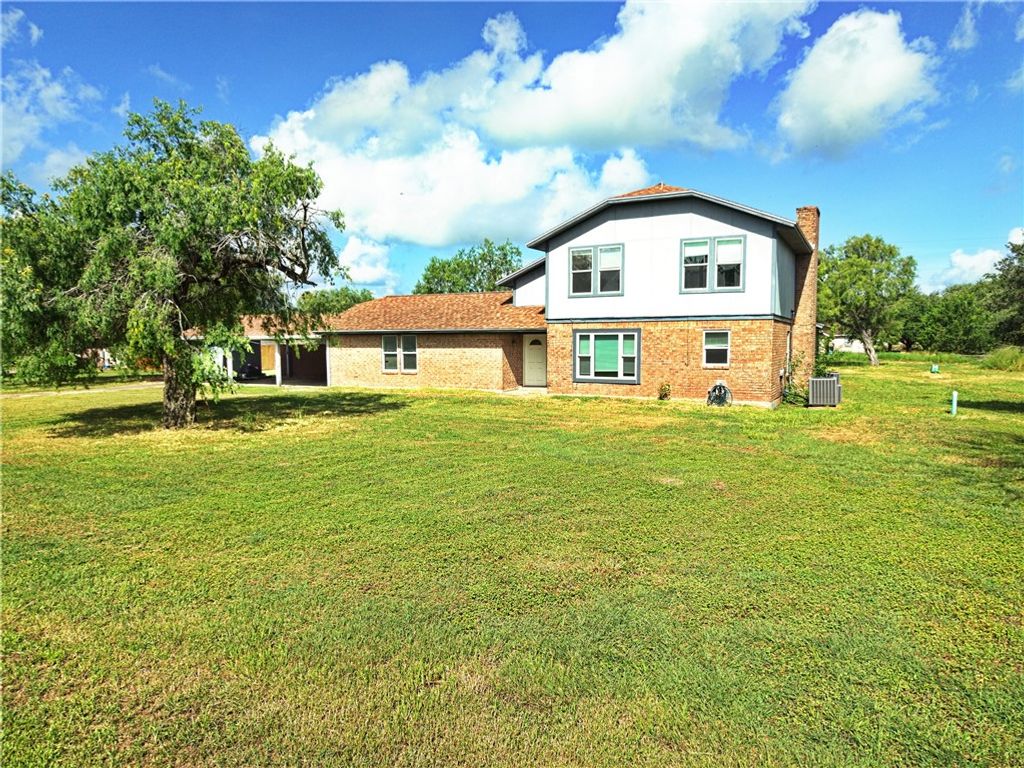 106 Adkins, Refugio, TX 78377 — exterior