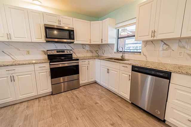 188 NW Broadview Street, Port St. Lucie, FL 34983