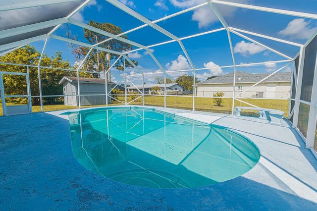 188 NW Broadview Street, Port St. Lucie, FL 34983
